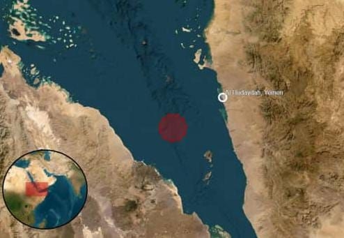 البحرية البريطانية: تسرب المياه إلى سفينة تعرضت لهجوم قبالة سواحل الحديدة