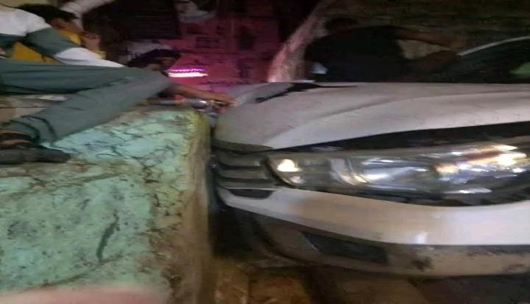 طفل يمني يشتري سيارة وأسلحة بسرقة ضخمة من والده