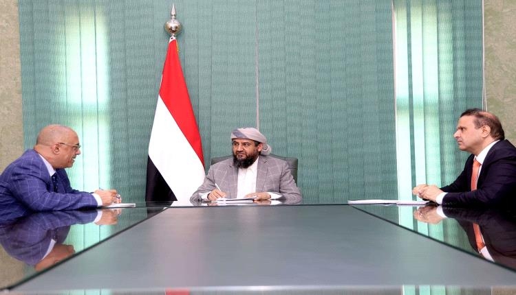 المحرّمي وباذيب يناقشان خارطة تطوير مؤسسي لقطاعي التخطيط والاتصالات في عدن