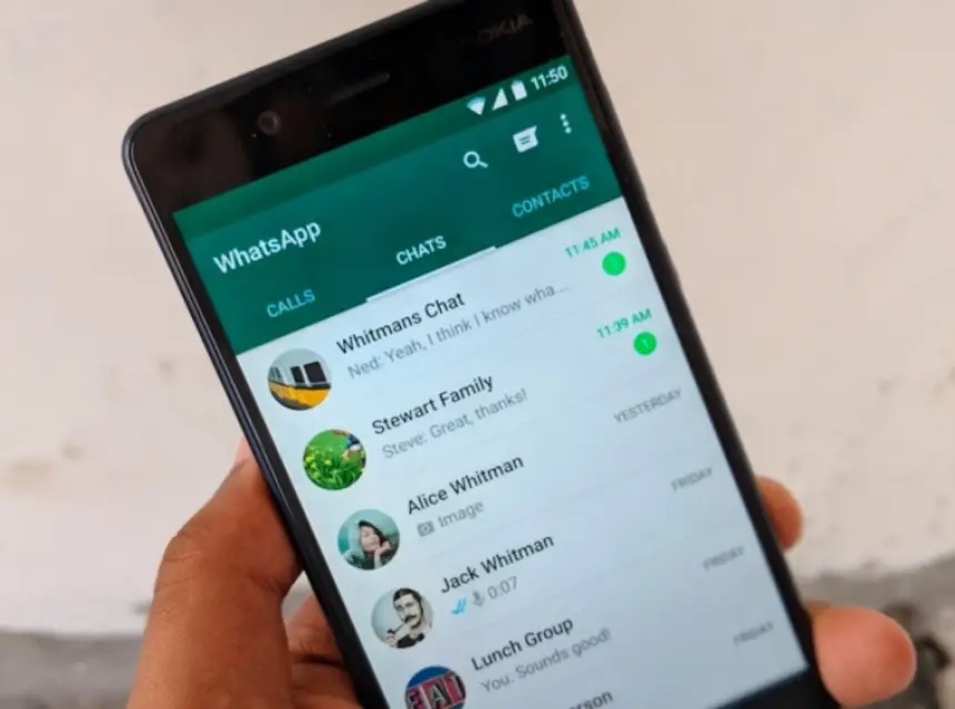 "واتساب" يضيف ميزة إنشاء خلفيات بواسطة الذكاء الاصطناعي