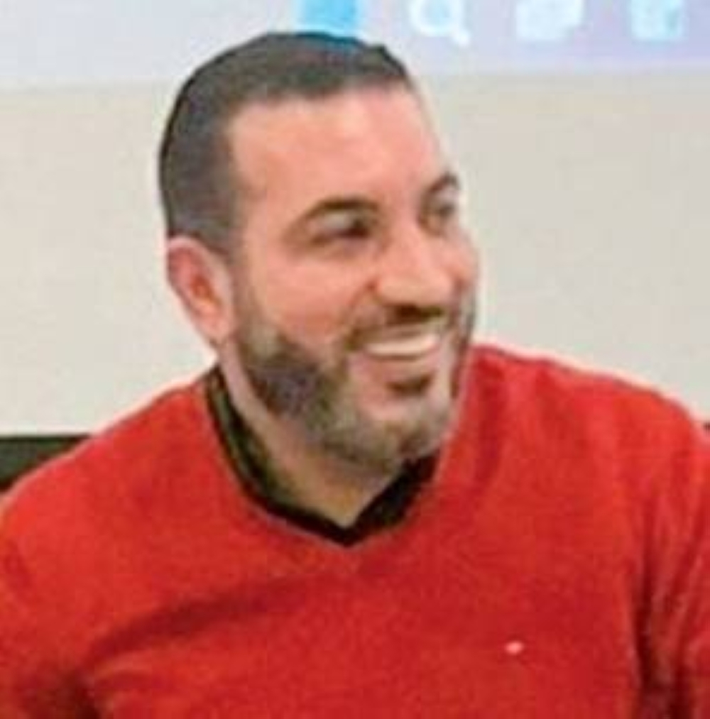 لا تبرحوا أماكنكم!