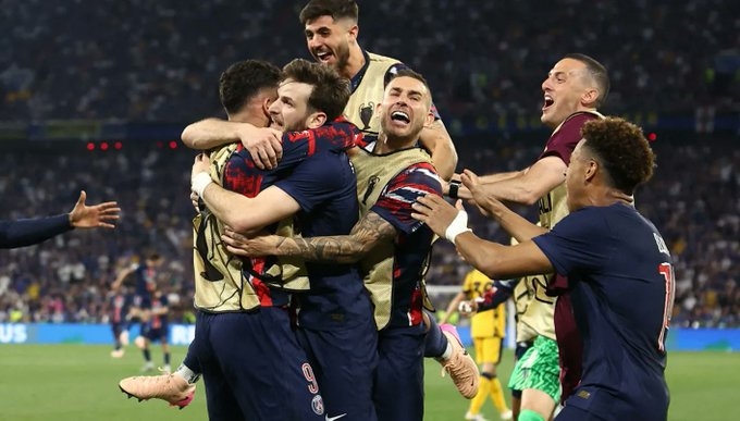 كم يبلغ ثمن كأس دوري أبطال أوروبا؟