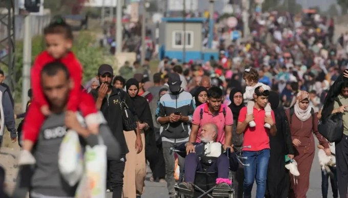 بعد ترويجها مجدداً... سكان غزة يرفضون خطة ترامب للتهجير رغم الموت والدمار