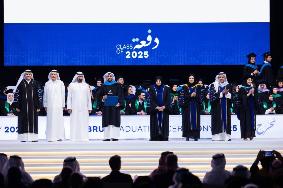 أحمد بن سعيد يشهد تخريج طلبة جامعة محمد بن راشد للطب والعلوم الصحية