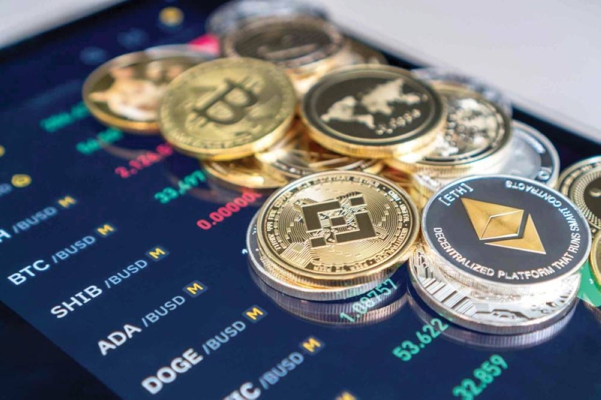 تباين أداء العملات المشفرة.. و«بيتكوين» قرب 107 آلاف دولار
