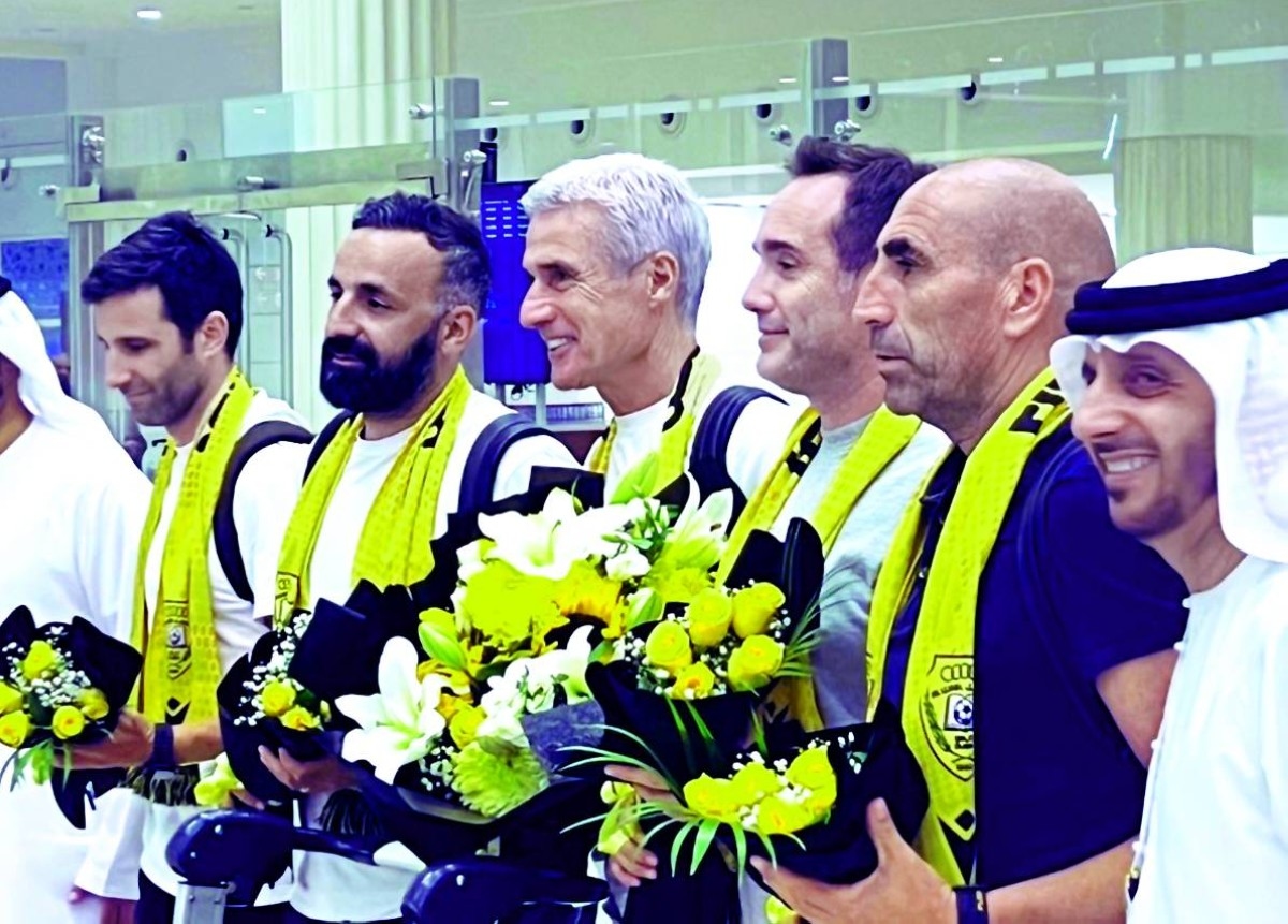 الوصل يستقبل كاسترو بباقات الورد ويطلق بداية الإعداد اليوم