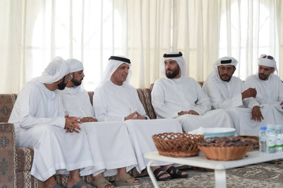 سعود بن صقر يعزي في وفاة إبراهيم المعلا ومبارك الكتبي