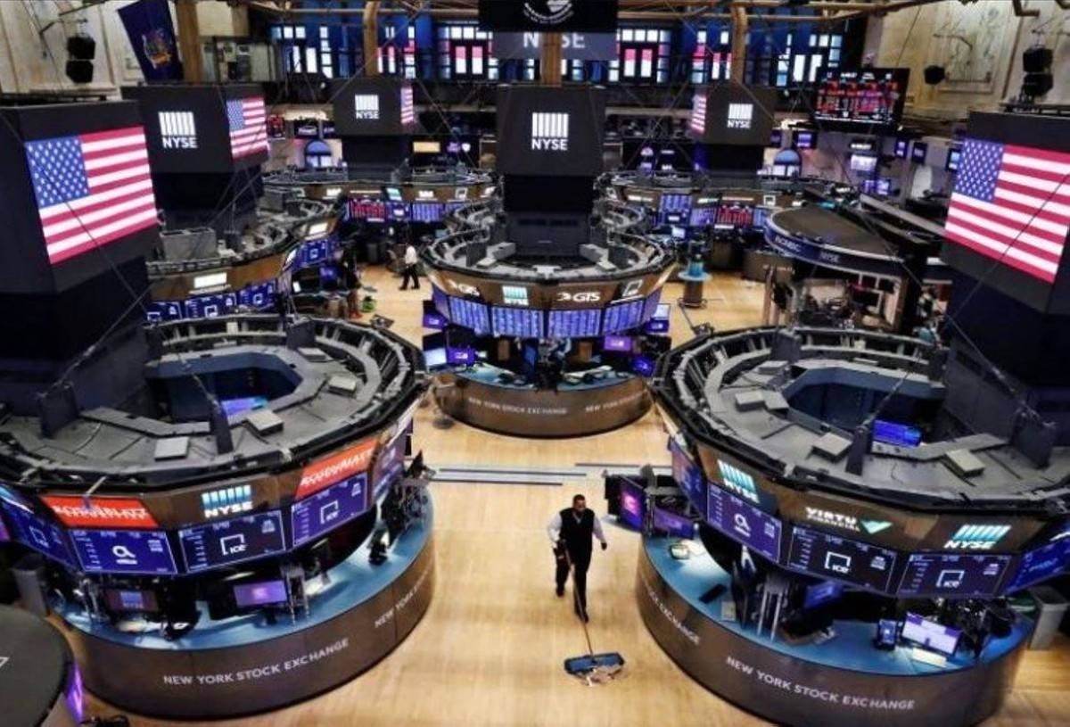 الشركات الأمريكية تعيد شراء أسهم بقيمة تريليون دولار في 2025