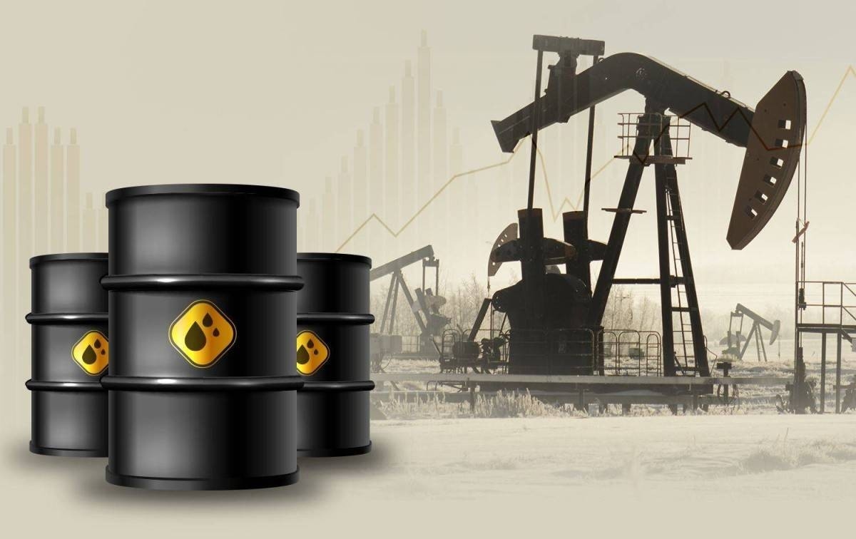 النفط يرتفع فوق 72 دولاراً والذهب يهبط 1 %