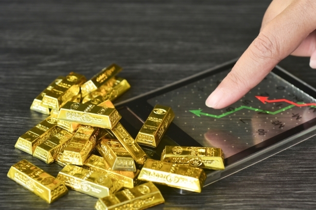 الذهب يتراجع 2% مع انحسار التوتر التجاري بين أميركا والصين