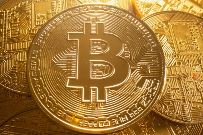 ارتفاع أسعار العملات المشفرة بدعم من تدفقات صناديق بتكوين
