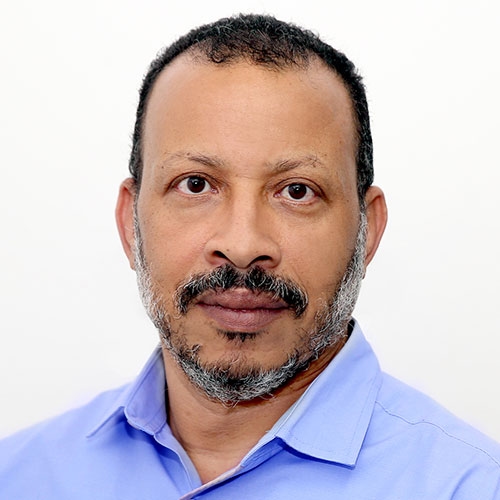 بين الماء والنار