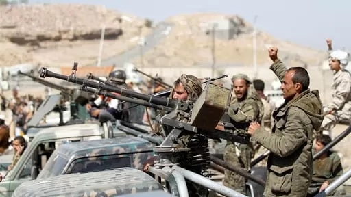 الحوثيون يفرجون عن متهمين بتفجير 11 منزلاً رغم أوامر قضائية باعتقالهم
