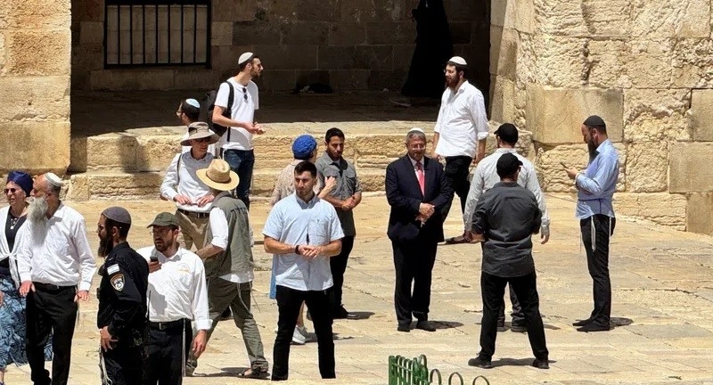 عشرات الصهاينة اقتحموا المسجد الأقصى