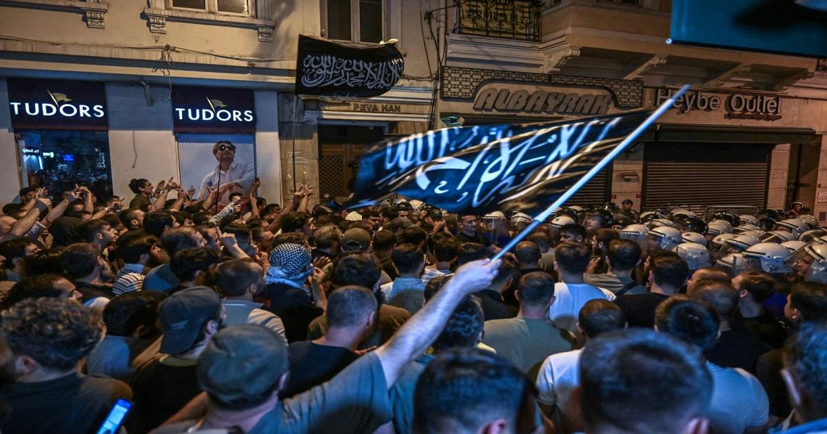 تركيا: اعتقال صحافيين بسبب كاريكاتور اعتبر مسيئاً لـ"النبي محمد"