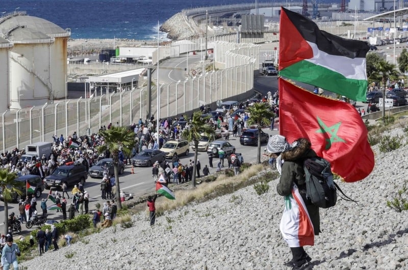 موقع بريطاني: وسط احتجاجات شعبية.. لماذا أصبحت الموانئ المغربية الطريق المفضل لنقل الأسلحة إلى إسرائيل؟