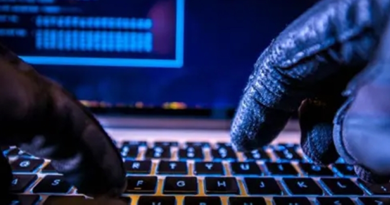 قراصنة مرتبطون بإيران يهددون بنشر رسائل بريد لمساعدي ترامب