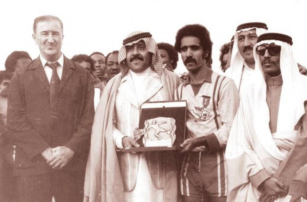 8 خانوا الزعيم والعالمي