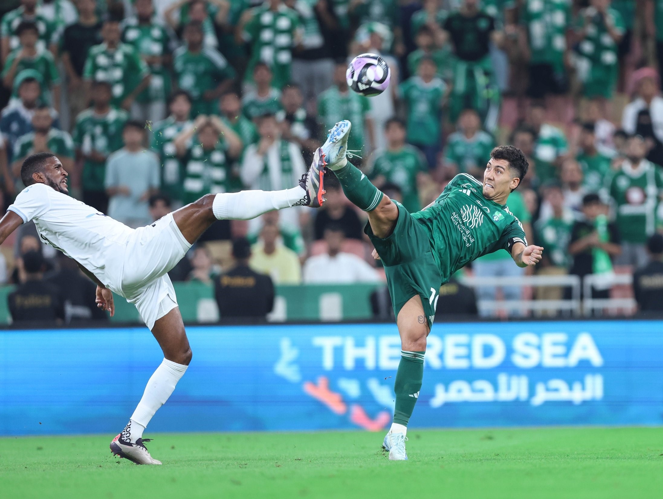 سر مشاركة الأهلي في بطولة السوبر السعودي