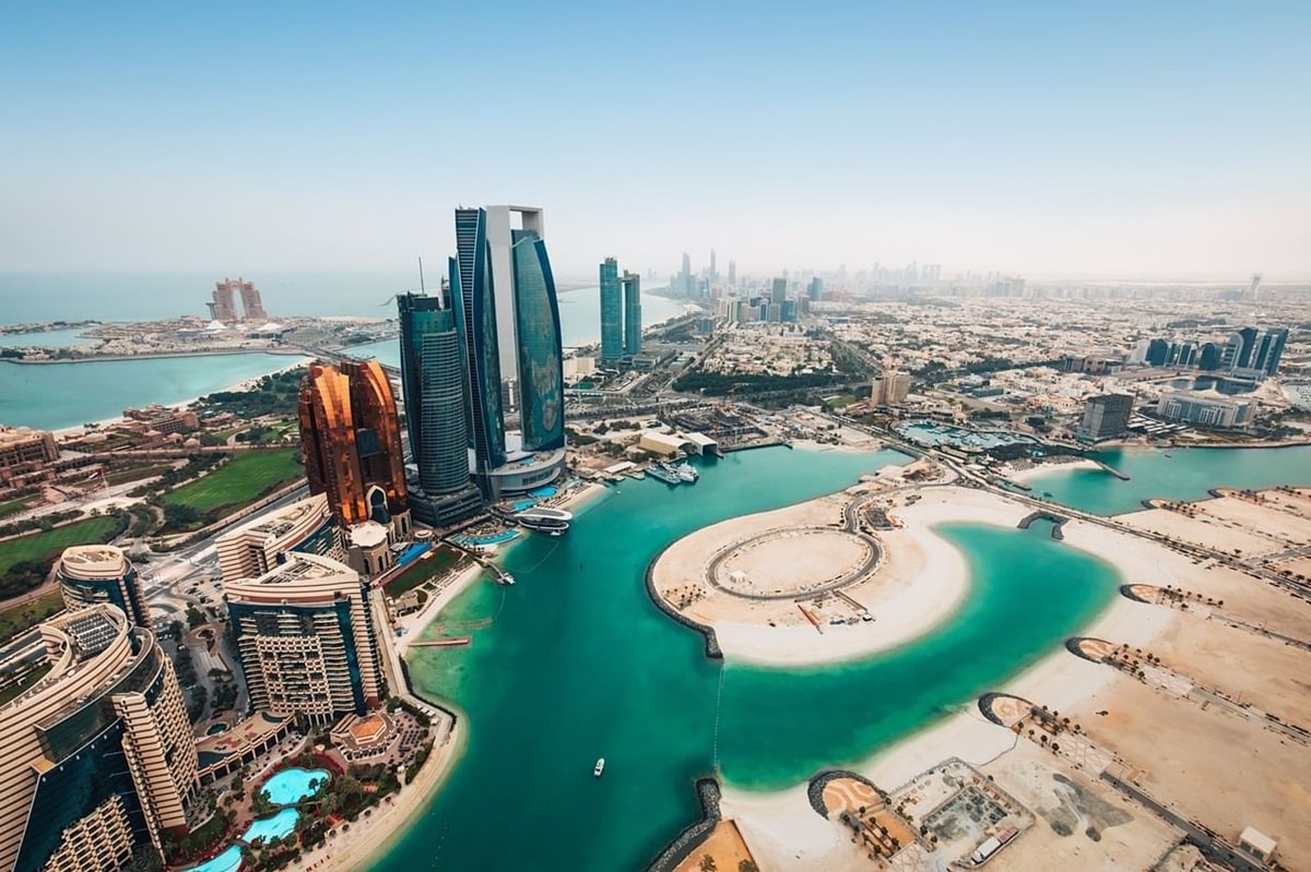 Abu Dhabi hotels generate $231m in April 2025 as tourism demand surges