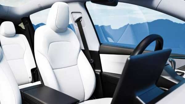 : Tesla تعترف بوجود خلل في بعض سياراتها الجديدة.. يشكل خطرا على السلامة