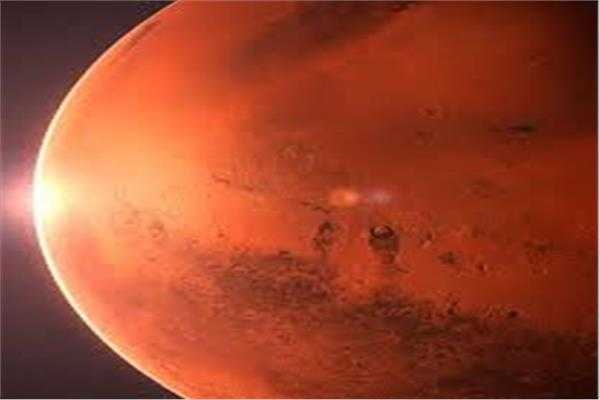 : "مركبة NASA تكتشف مؤشرات على وجود ماء على المريخ"