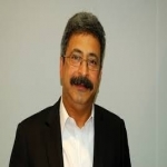 الذى باع داره لإدخال الكهرباء!