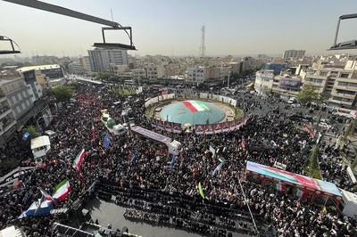 Mass Funeral Held In Tehran For Revolutionary Guard Chief And Other War Casualties