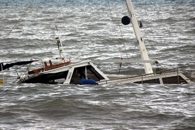 3 dead after boat capsizes off Malaysia's east coast