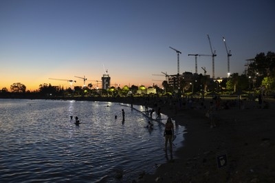 Greece imposes work breaks as a heat wave grips the country