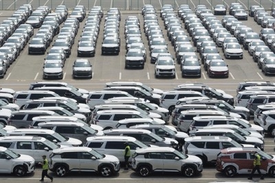 Trump sets 25% tariffs on Japan, S.Korea, and new import taxes on 12 other nations