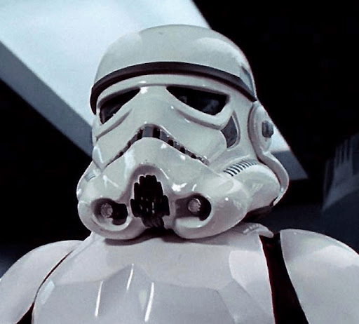 مزاد Star Wars: بيع خوذة Stormtrooper وسيوف ضوء بمبالغ خيالية