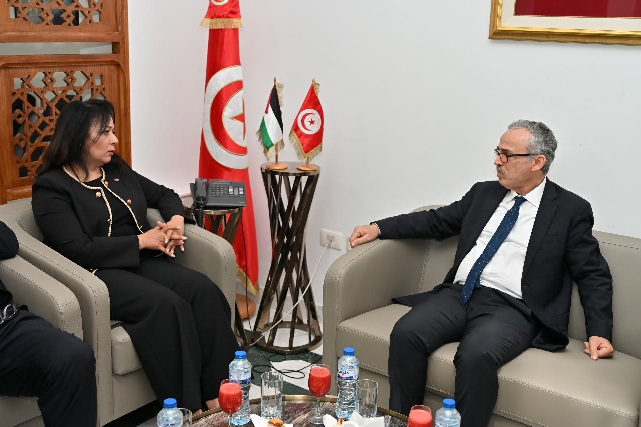 وزير الشؤون الاجتماعية يلتقي كل من وزير التّنمية الاجتماعية بالبحرين ووزيرة التنمية الاجتماعية بفلسطين