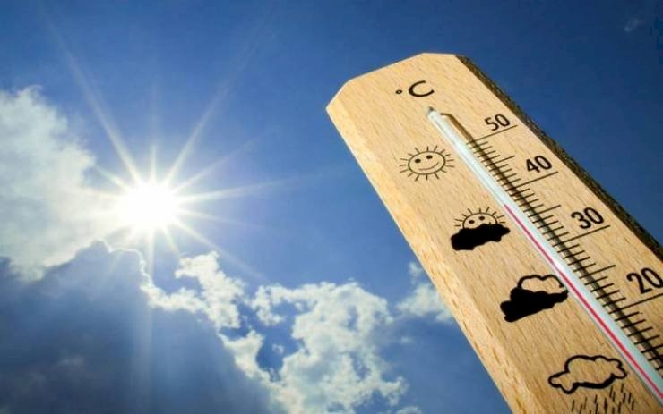 أجواء حارة وزخات رعدية اليوم السبت