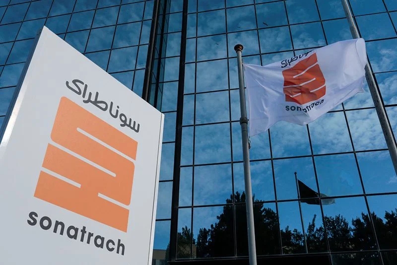 الجزائر تفرض على مسؤولي 'سوناطراك' عدم السفر إلى فرنسا