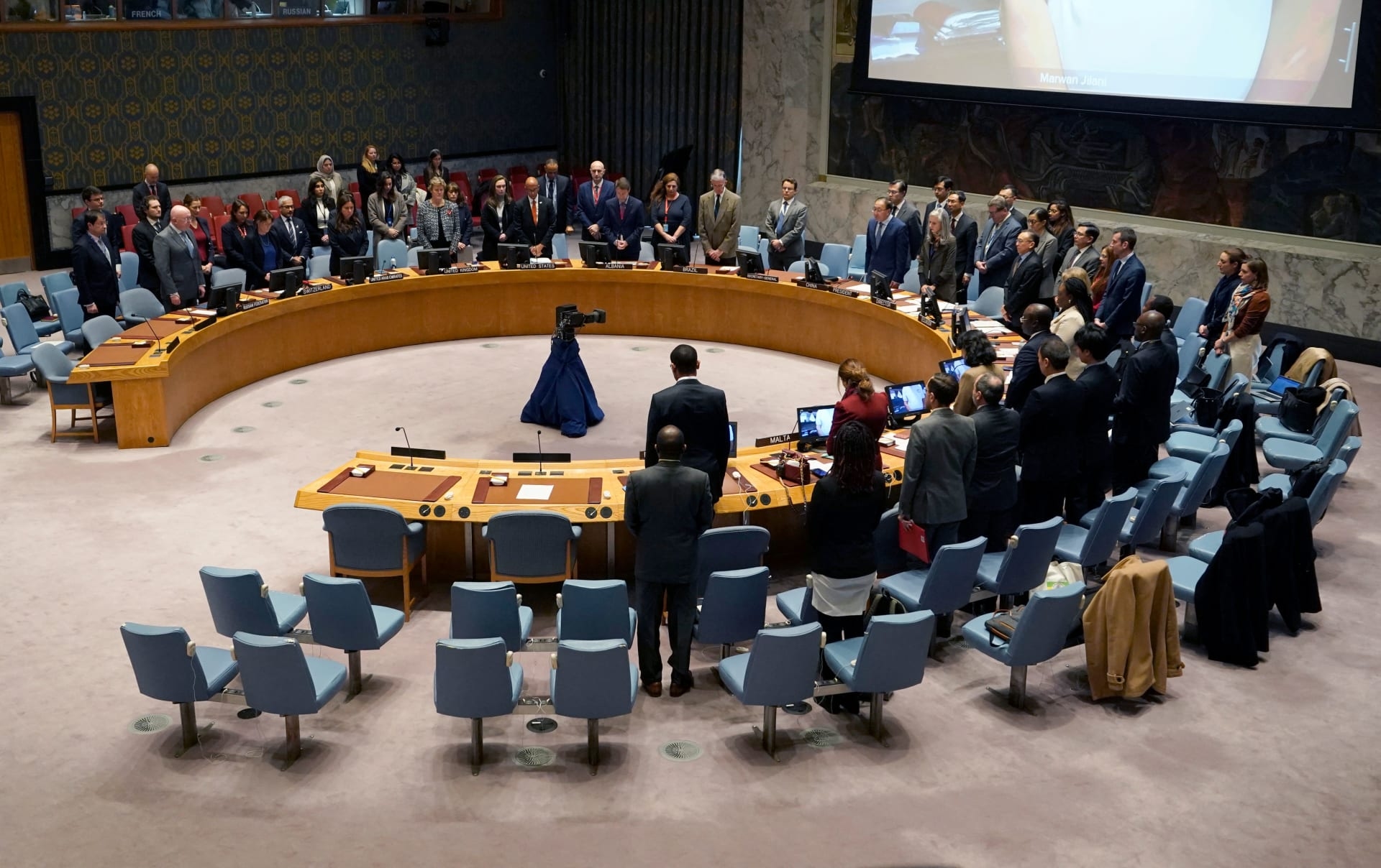 مجلس الأمن يصوّت على تمديد ولاية بعثة "أونمها" وتقارير هجمات الحوثيين في البحر الأحمر