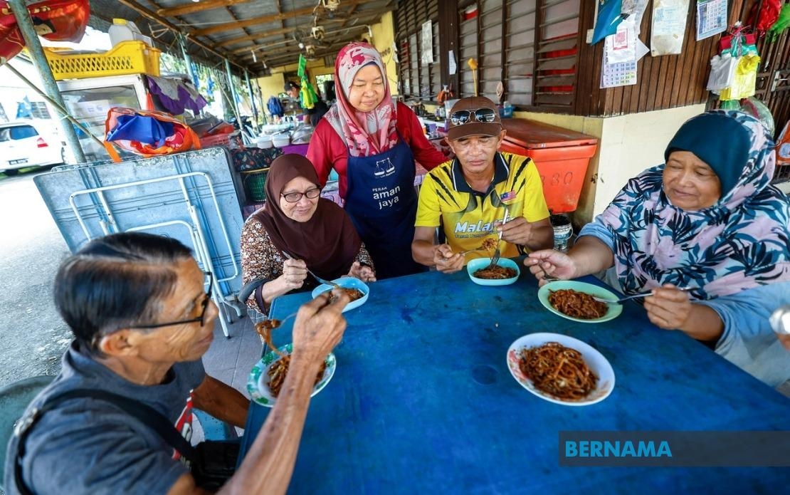 Bun Noodle With Peanut Sauce, A Delicious Draw In Tapah Road