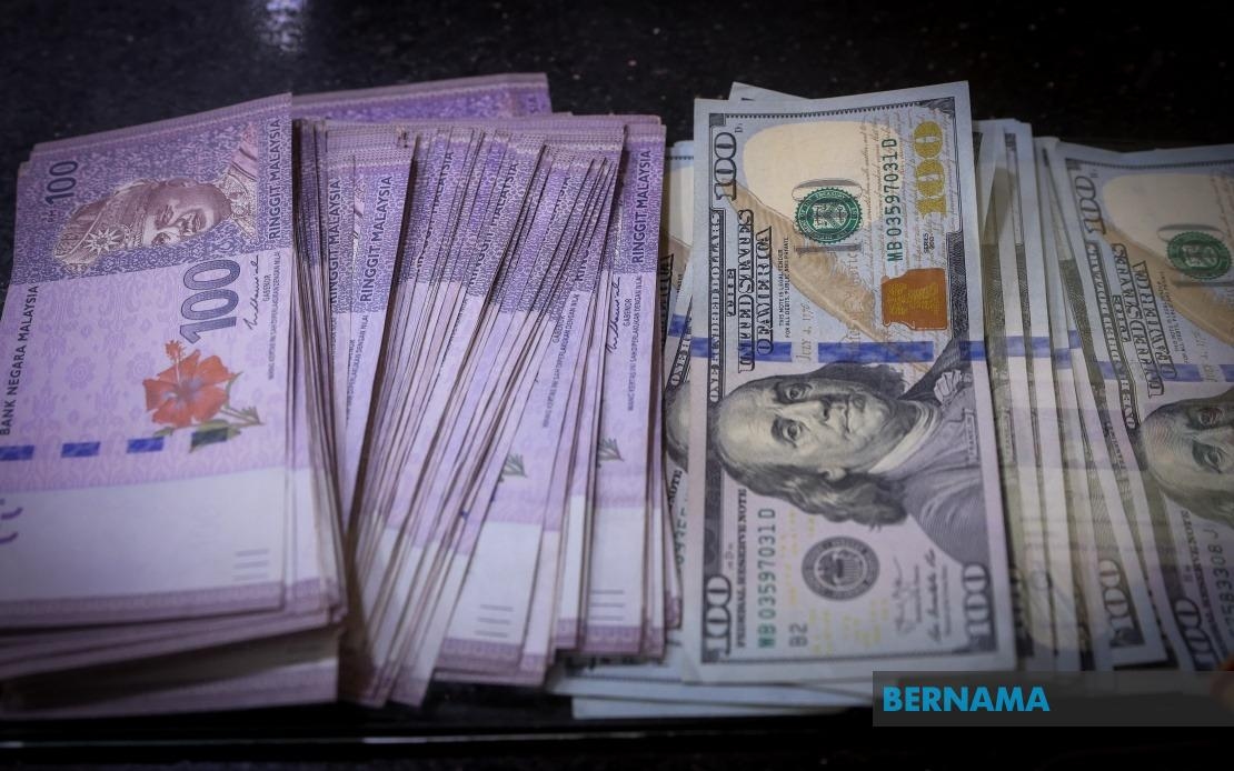 Ringgit Advances vs US Dollar Amid Weak US Data And Tariff Concerns