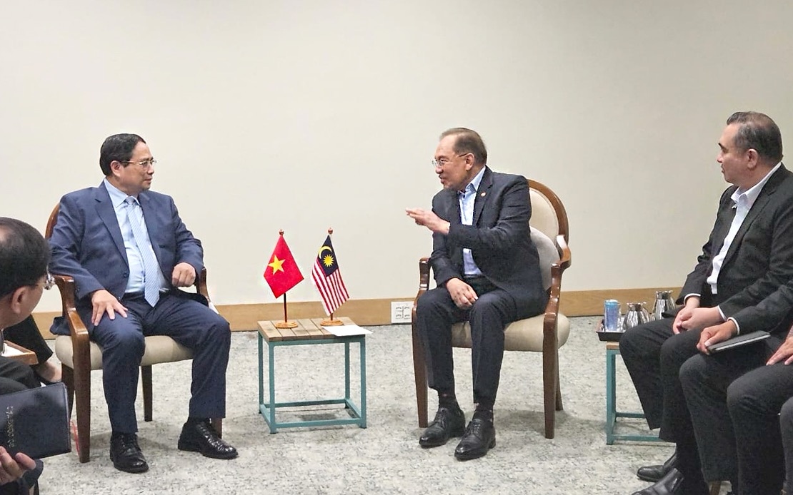 Anwar Meets Vietnamese PM Chinh At BRICS Summit