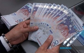 Ringgit Extends Gains As Govt Initiatives, US-Japan Trade Deal Lift Sentiment