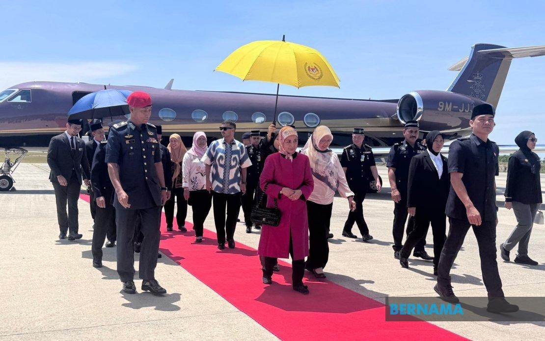 Queen Graces Inaugural Borneo Flora Festival 2025
