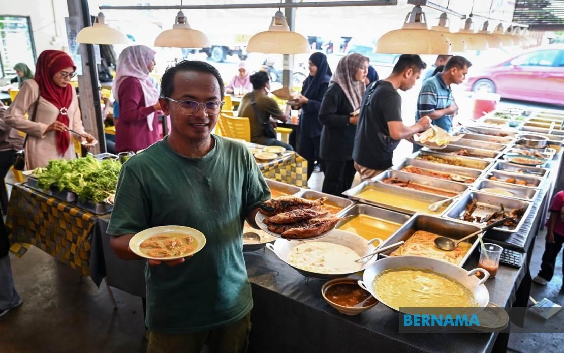 Nasi Berlauk Juedin Offers ‘Rahmah' Price To Help The Less Fortunate