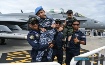 Young Siblings In Pilot Uniform Steal The Show At LIMA'25