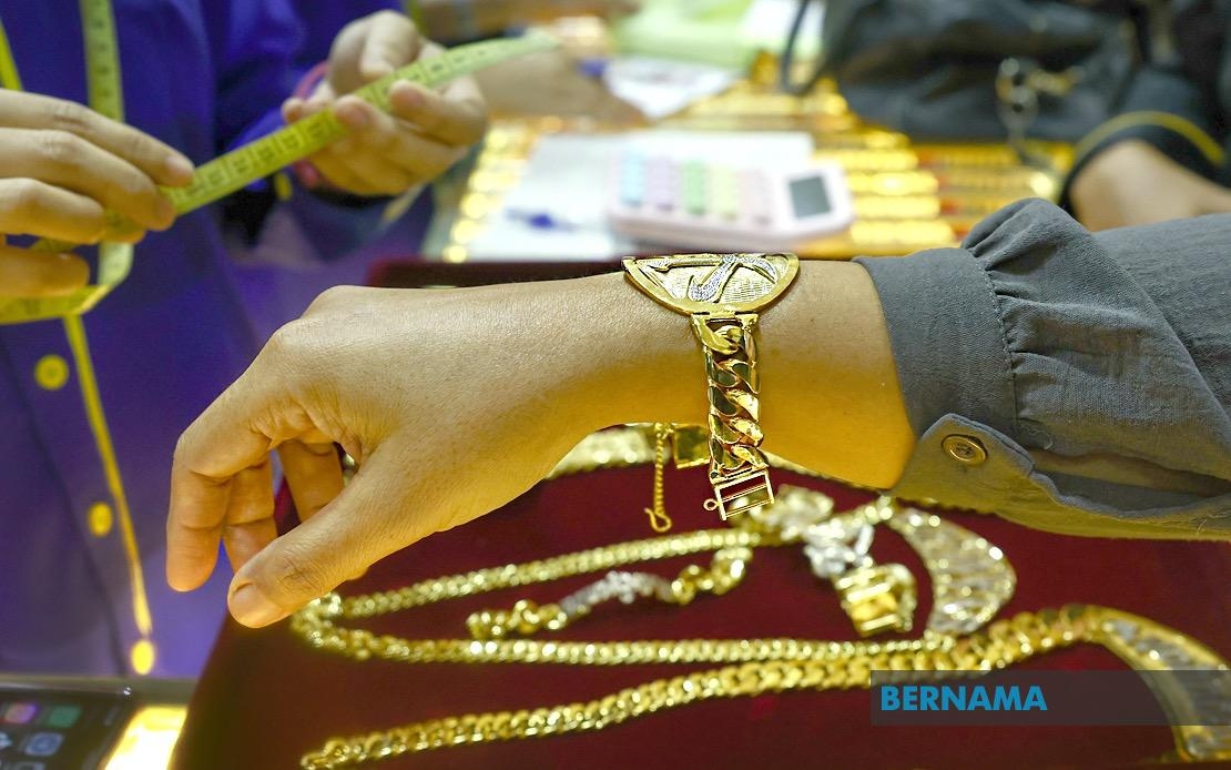 Gold Futures Slip As Trade Talk Optimism Grows