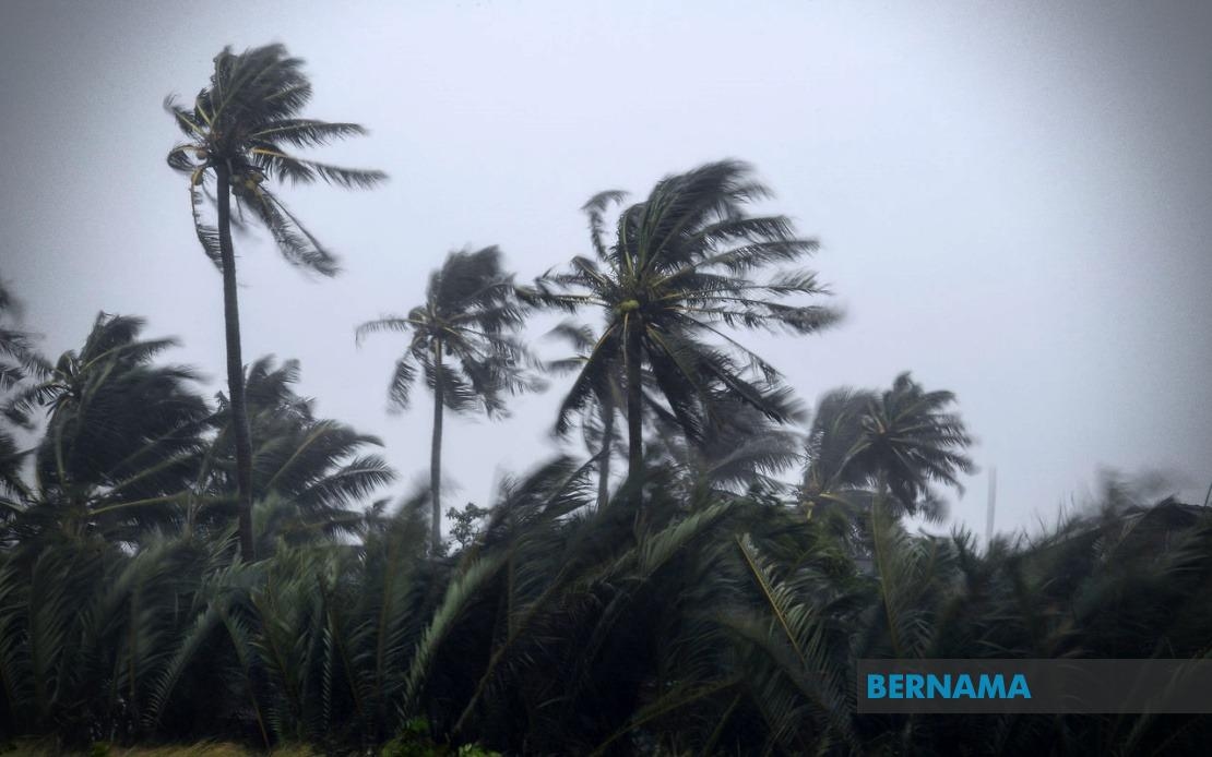 China's Southern Provinces On Alert As Typhoon Wipha Enters South China Sea