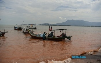 Fishermen Call For Stone Seawall To Restore Water Quality At Teluk Nipah