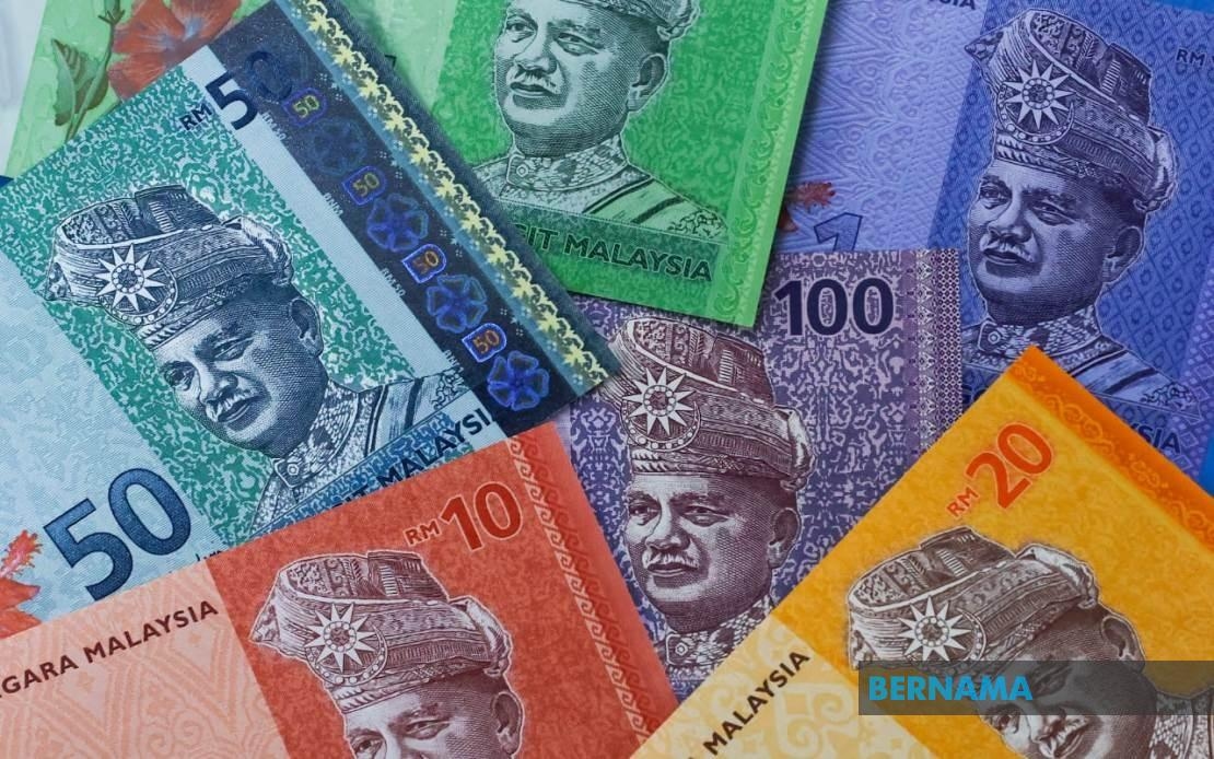 Ringgit Closes Lower Against US Dollar Amid Mideast Uncertainty
