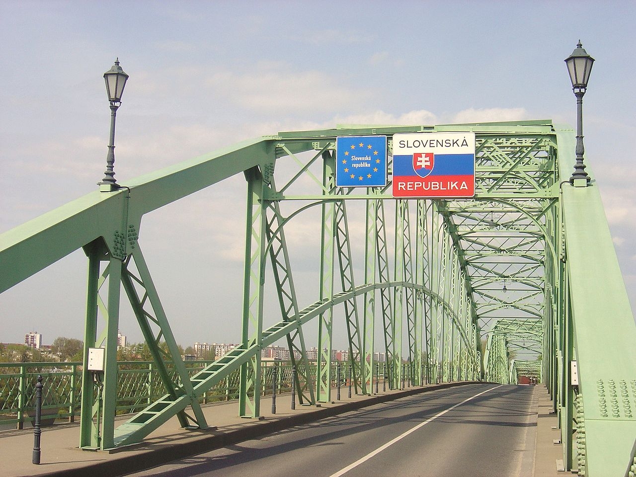 FM: Hungary will stay in close contact with Slovakia to protect national interests