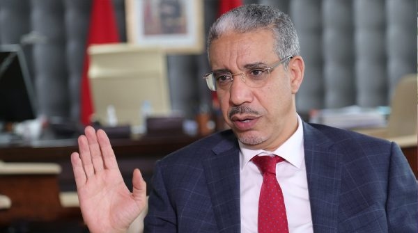 الملك محمد السادس يتصل بعزيز رباح ويعزيه في وفاة والده