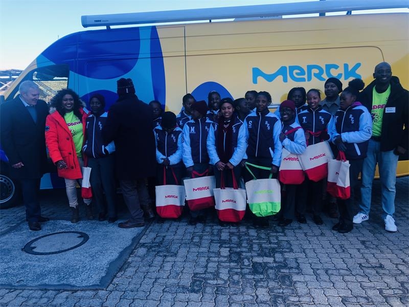Curiosity Cube inspires future scientists in Johannesburg with hands-on STEM experience